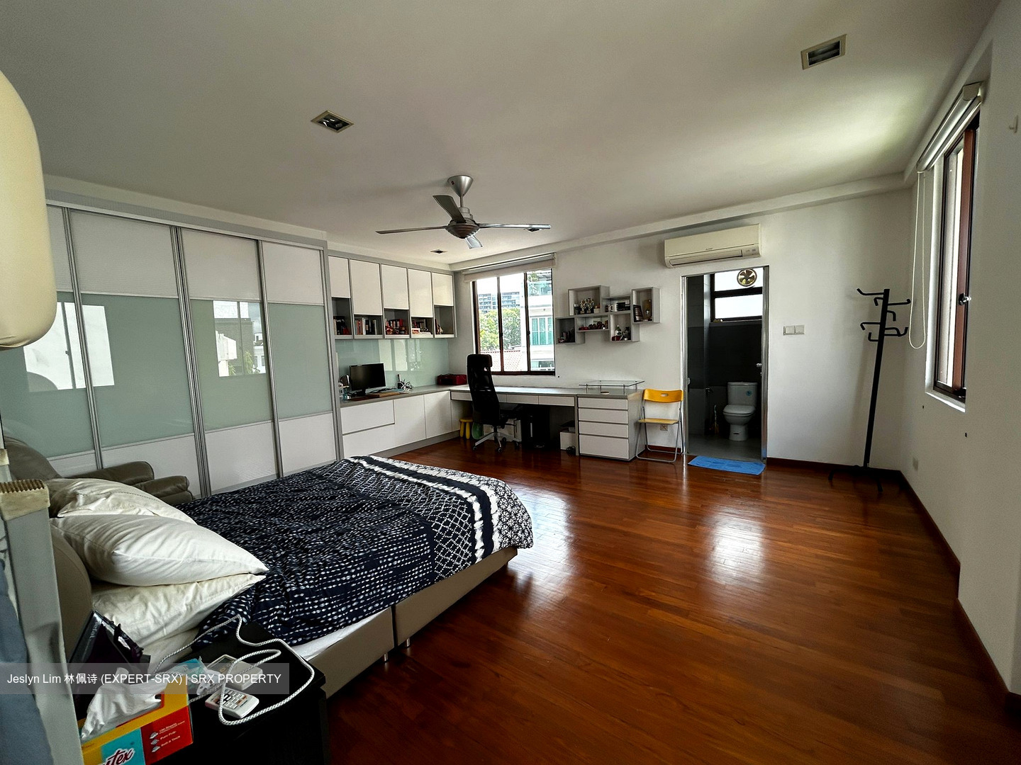 Phillips Avenue (D19), Semi-Detached #572768791